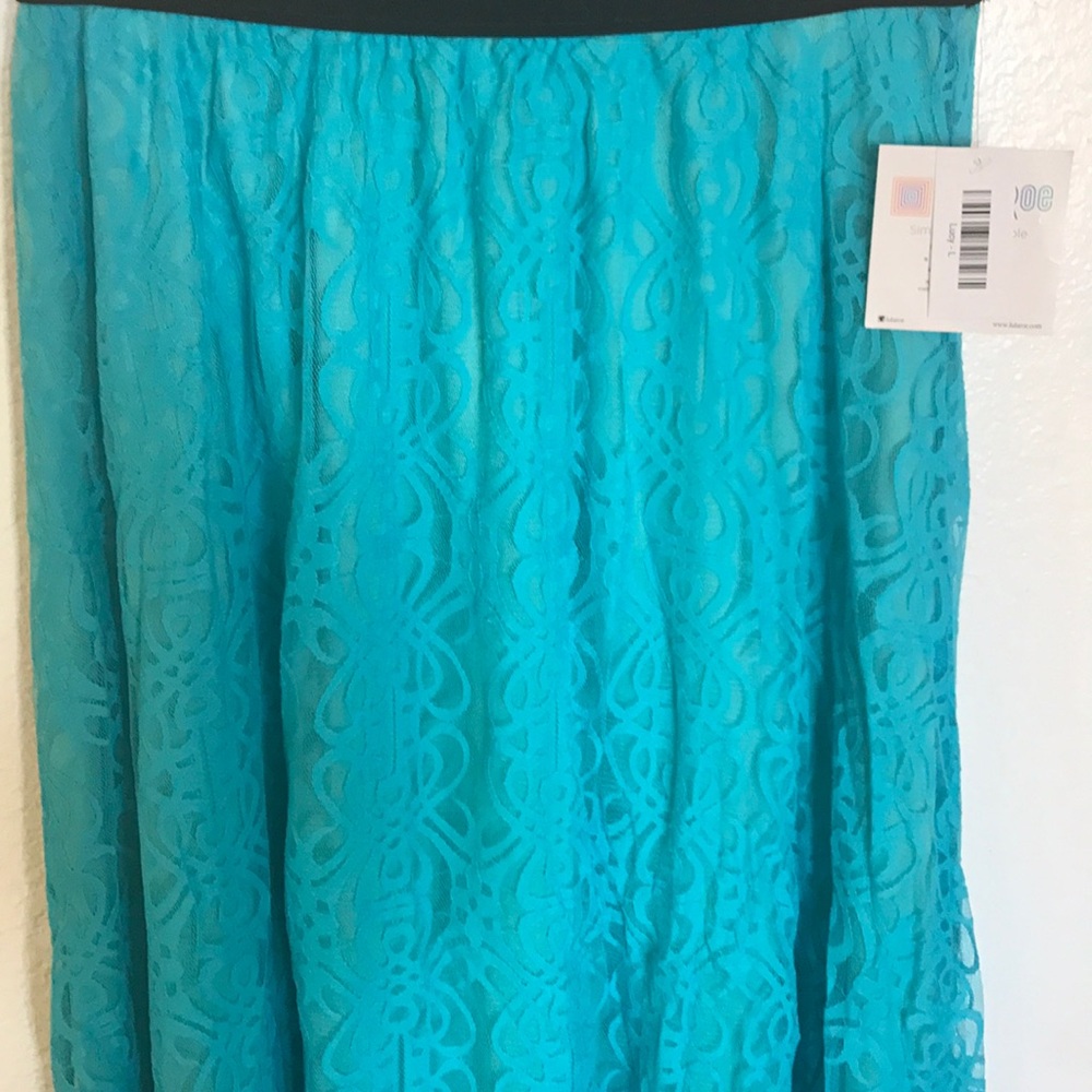 NWT Teal Lucy Lularoe Large
